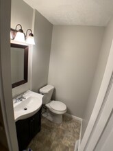 3233 Hewitt Ave NW in Massillon, OH - Building Photo - Building Photo