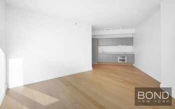10 City Pt in Brooklyn, NY - Building Photo - Building Photo