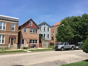 2612 W Huron St, Unit 3F in Chicago, IL - Building Photo - Building Photo