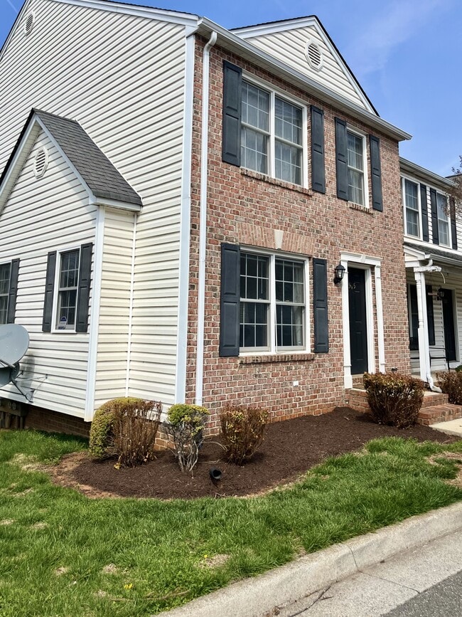 property at 525 Northwynd Cir