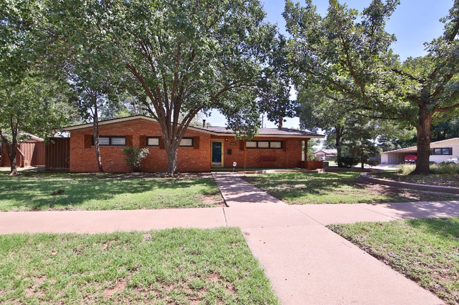 5605 Geneva Ave in Lubbock, TX - Building Photo - Building Photo