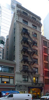 142 W 44th St in New York, NY - Building Photo