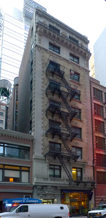 142 W 44th St in New York, NY - Foto de edificio