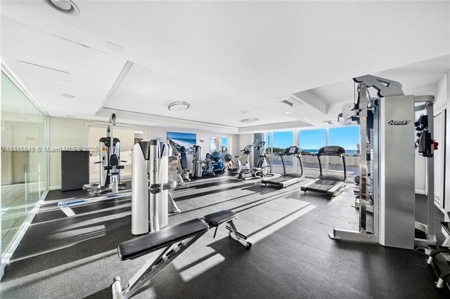 465 Ocean Dr, Unit 315 in Miami Beach, FL - Building Photo - Building Photo
