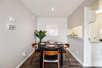 8701 Town Park Dr-Unit -30-2225 in Houston, TX - Building Photo - Building Photo