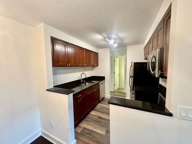 Redmond Townhouse in Redmond, WA - Building Photo - Building Photo