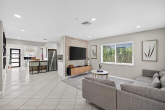 252 SW 23rd St in Fort Lauderdale, FL - Building Photo - Building Photo