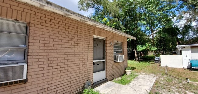 property at 1726 E Idell St