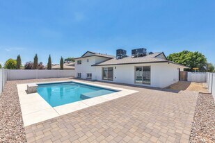 1304 E Carter Dr in Tempe, AZ - Building Photo