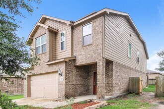 12083 Quartersawn Ln in Pinehurst, TX - Building Photo - Building Photo