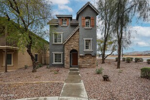 5744 S 21st Pl in Phoenix, AZ - Building Photo