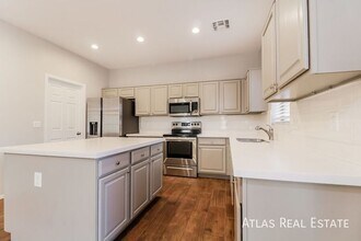 17254 W Country Gables Dr in Surprise, AZ - Building Photo - Building Photo