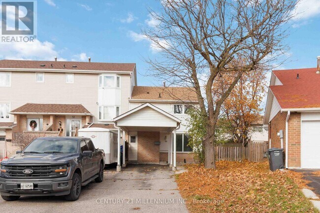 53 Courtleigh Square in Brampton, ON - Building Photo - Building Photo