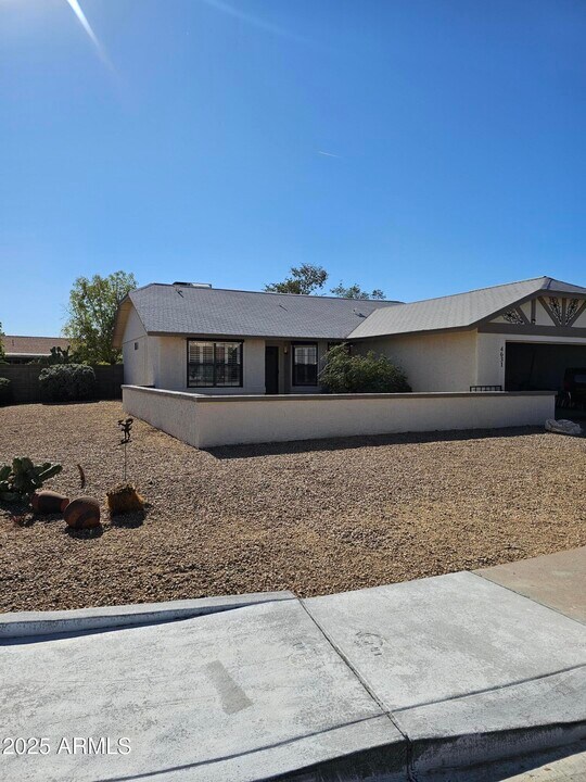 4631 E Bohl St in Phoenix, AZ - Building Photo