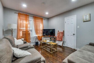 503 Magnolia St in Arlington, TX - Foto de edificio - Building Photo