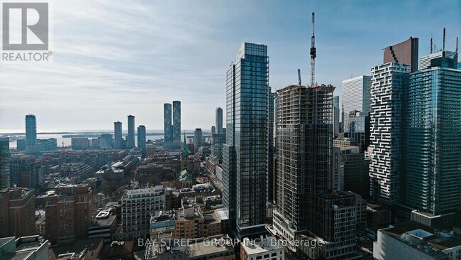 88 Queen St E in Toronto, ON - Building Photo - Building Photo