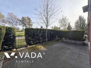 7058 14th Ave in Burnaby, BC - Building Photo - Building Photo