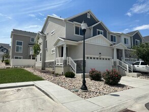 4327 W Hemsley Ln in Herriman, UT - Building Photo - Building Photo