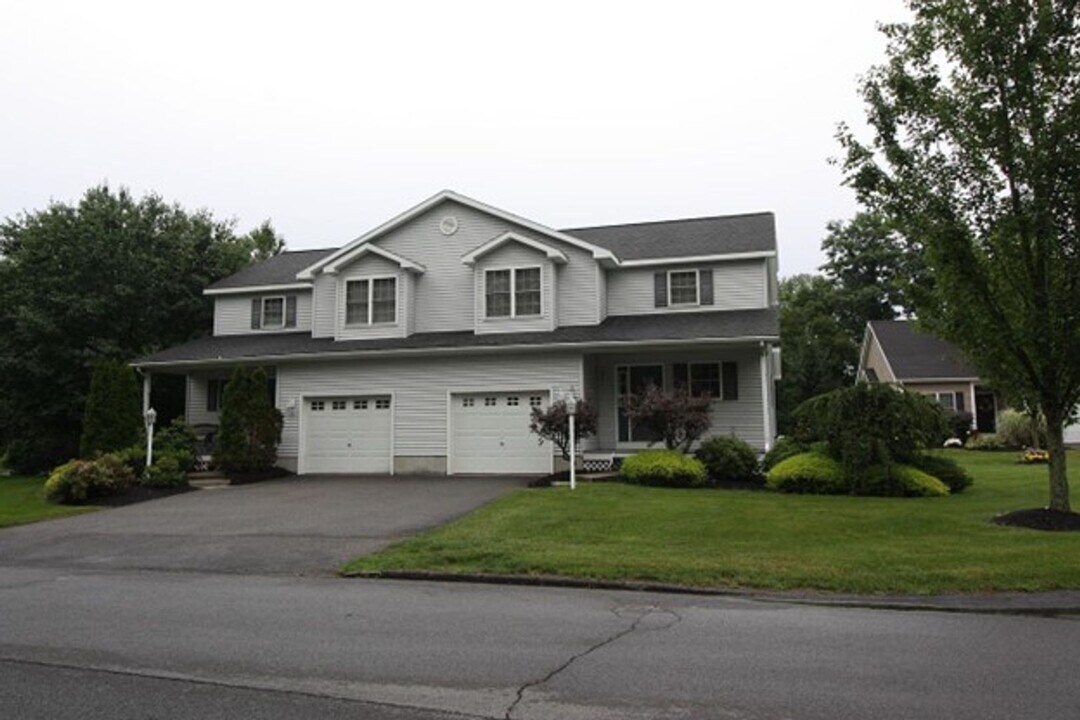 1-20 Garden Terrace in Colonie, NY - Building Photo