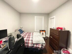 8 Taft St, Unit 2 in Boston, MA - Building Photo - Building Photo
