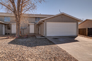 708 S Bellflower Dr, Unit 708 in Pueblo West, CO - Foto de edificio - Building Photo