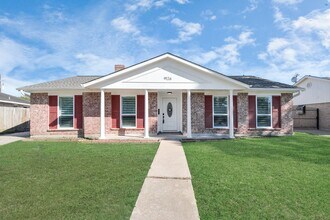 9126 Troulon Dr in Houston, TX - Building Photo - Building Photo