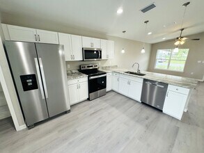 6574 SE 108th Ln in Belleview, FL - Building Photo - Building Photo