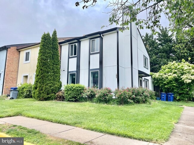 property at 1009 Kings Ct