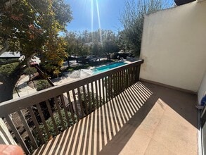 23515 Lyons Ave in Newhall, CA - Building Photo - Building Photo