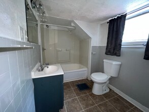 1411 Dunnsville Rd in Schenectady, NY - Building Photo - Building Photo