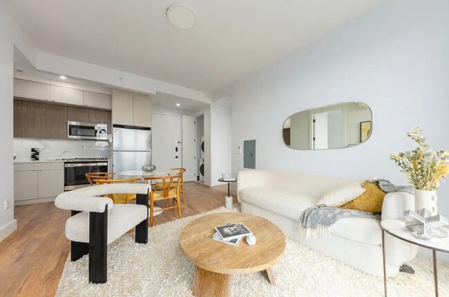 Cypress Park in Brooklyn, NY - Foto de edificio - Building Photo