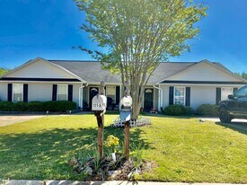 111 Goldfinch Ct in Piedmont, SC - Building Photo