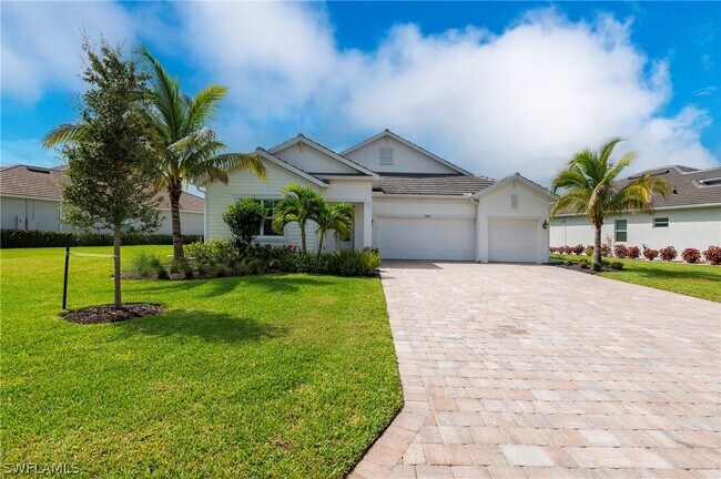 13528 Blue Bay Cir in Ft. Myers, FL - Building Photo - Building Photo