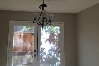 4732 E Alamos Ave, Unit 106 in Fresno, CA - Building Photo - Building Photo