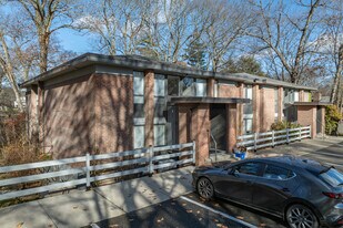 160 Fairfield Woods Rd in Fairfield, CT - Building Photo