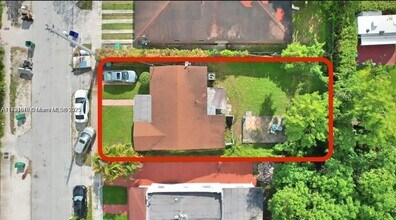 1770 NW 51st Terrace in Miami, FL - Building Photo - Building Photo