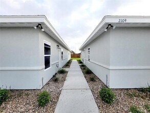2109 Davenport St, Unit 1 in Weslaco, TX - Building Photo - Building Photo