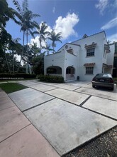 502 Madeira Ave in Coral Gables, FL - Building Photo - Building Photo