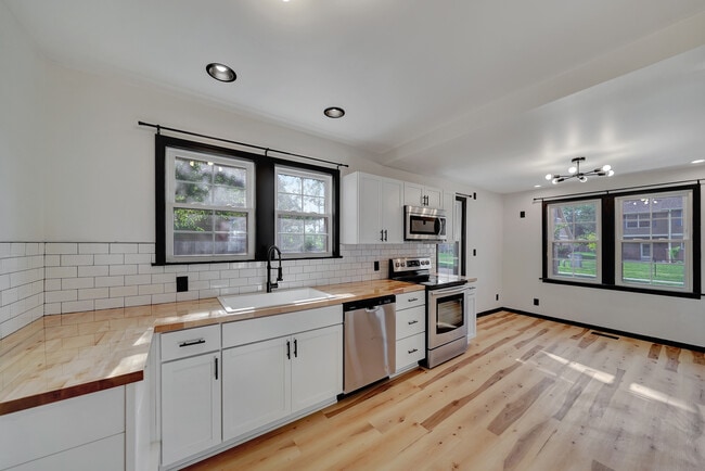3154 Apple St in Lincoln, NE - Building Photo - Building Photo