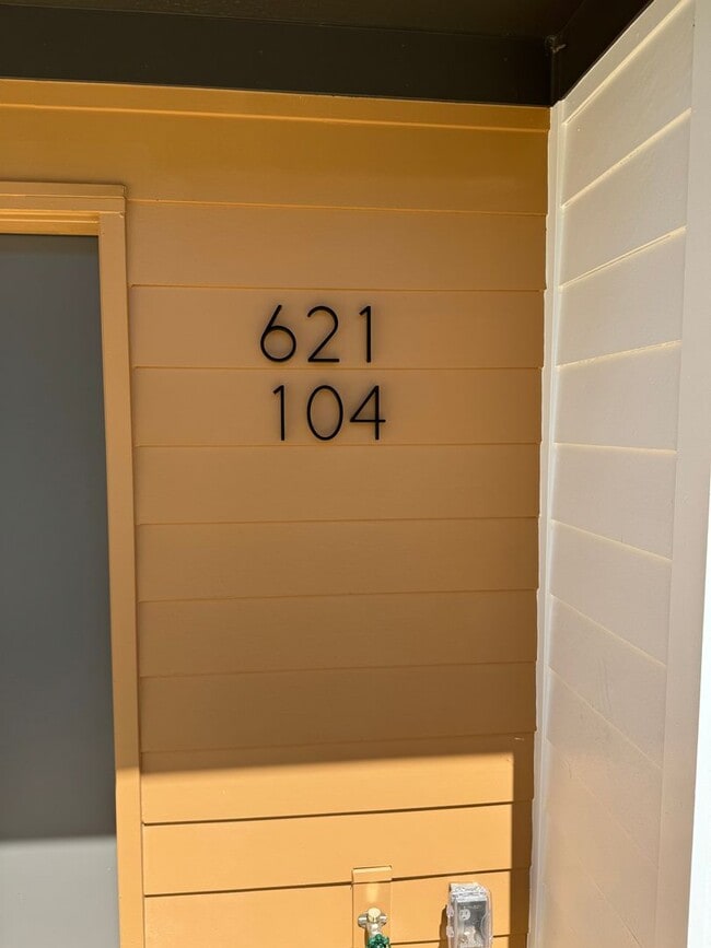 621 Walnut Hts Dr in Raleigh, NC - Building Photo - Building Photo