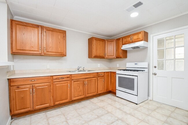 1606 Harris Ave in Pasadena, TX - Building Photo - Building Photo