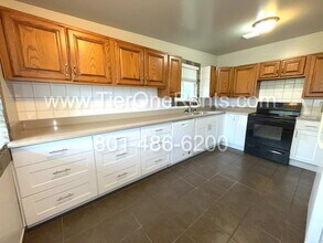 3752 S 700 E in South Salt Lake, UT - Building Photo - Building Photo