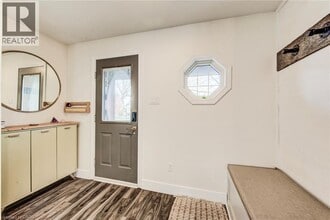 107 Ellis Ave in Kitchener, ON - Building Photo - Building Photo