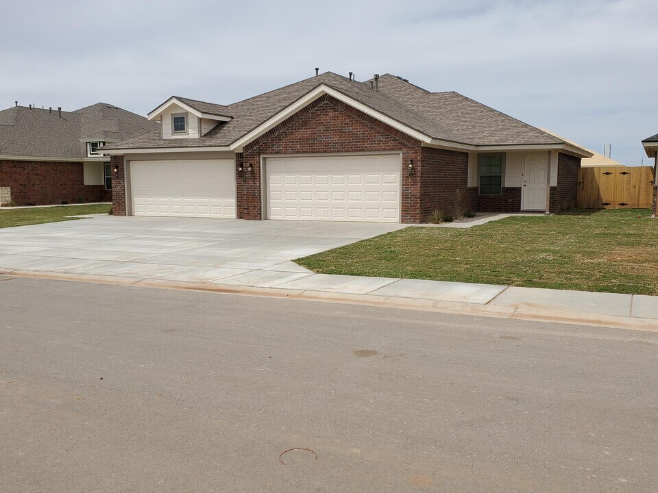 12002 Englewood Ave in Lubbock, TX - Building Photo