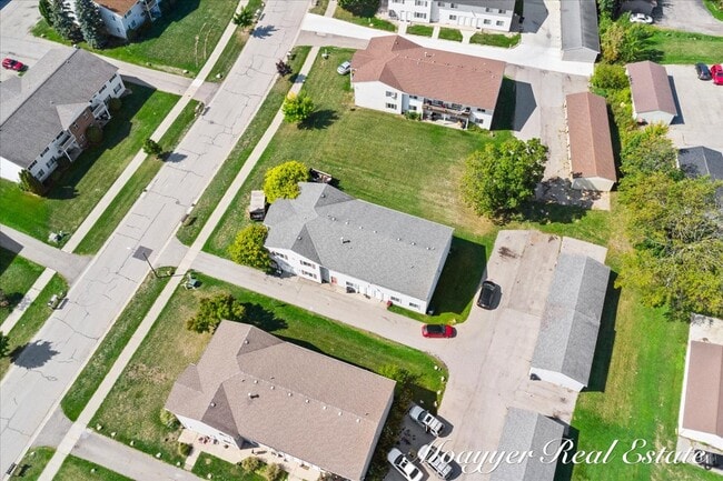 1041 Abbey Ct, Unit 5 in Holland, MI - Foto de edificio - Building Photo