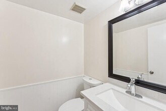 6101 Bristol Way in Alexandria, VA - Building Photo - Building Photo