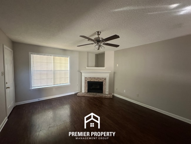 10140 Cameron Ridge TR in Memphis, TN - Building Photo - Building Photo