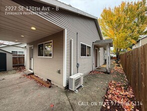 2927 SE 170th Ave in Portland, OR - Building Photo - Building Photo