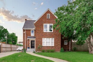 2208 Blodgett St in Houston, TX - Building Photo