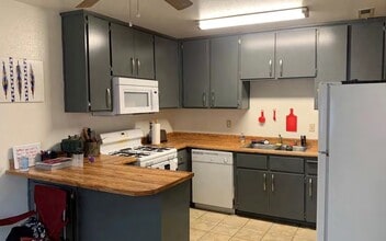 Woodside Terrace in Chico, CA - Building Photo - Interior Photo